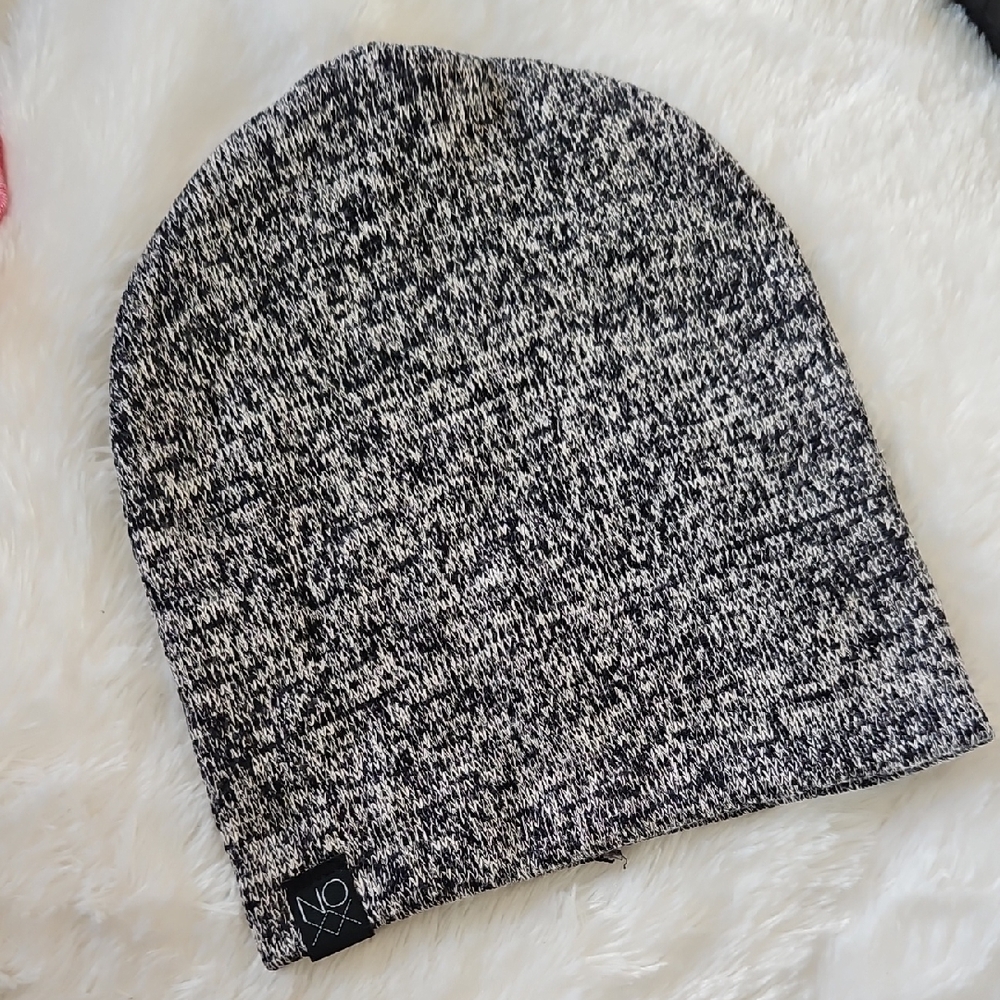 NOXX Black and White Beanie